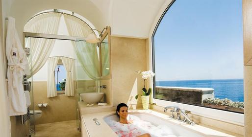 10 Best Hotel Bathrooms